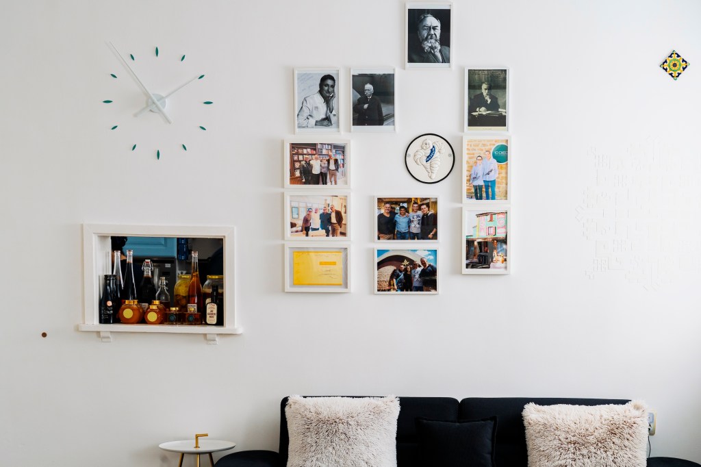 The Psychology of Entering a Dining&nbsp;Room
